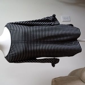 Max Studio Medium tunic with 3/4 drop sleeves, tie detail, EUC